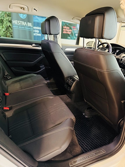 Volkswagen Passat Alltrack 18 of 20