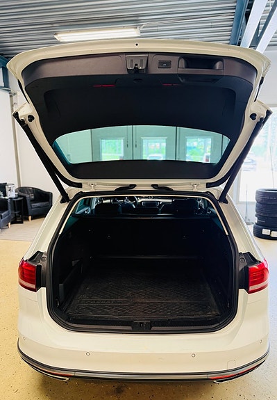 Volkswagen Passat Alltrack 7 of 20