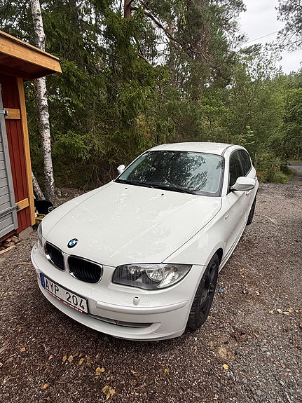 BMW 116d 2 of 5
