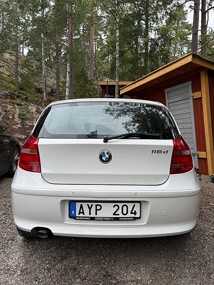 BMW 116d 4 of 5