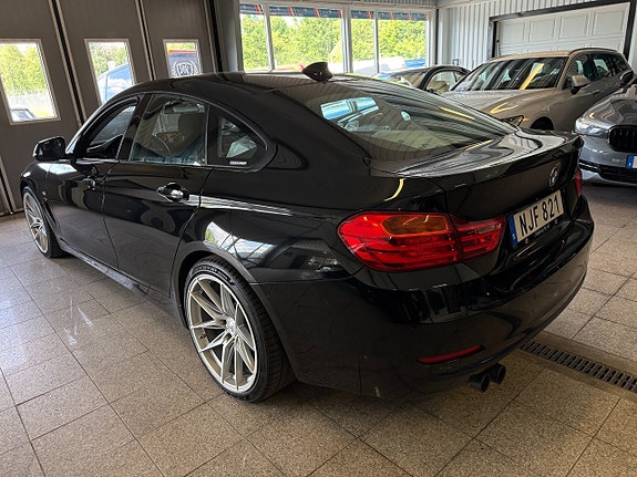 BMW 420i 3 of 5