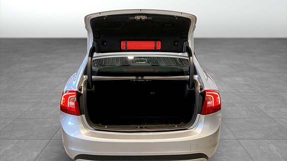 Volvo S60 Cross Country 10 of 12