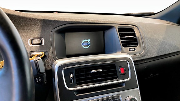 Volvo S60 Cross Country 12 of 12