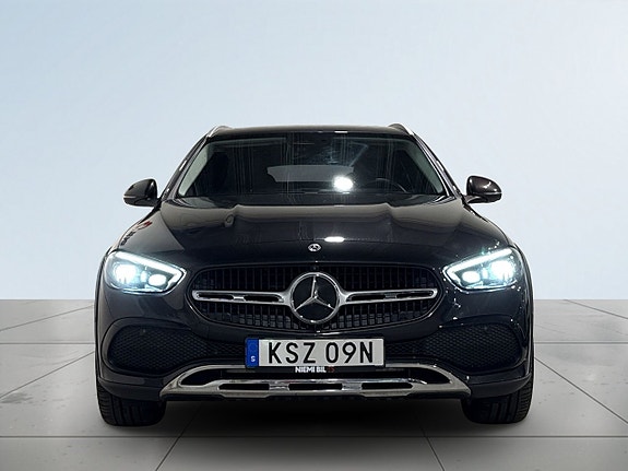 Mercedes-Benz C220 d 2 of 5