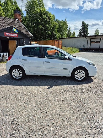 Renault Clio 3 of 5