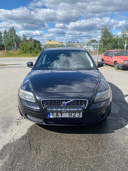 Volvo S40 4 of 5