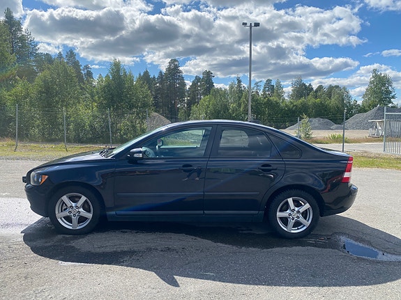 Volvo S40 3 of 5
