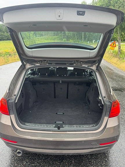 BMW 318d 6 of 16