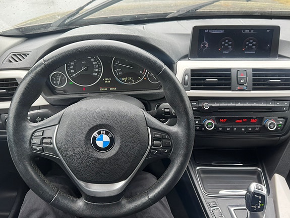 BMW 318d 11 of 16