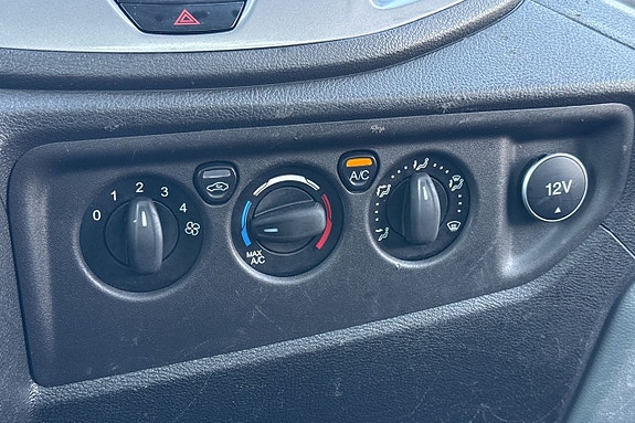 Ford Transit 15 of 20