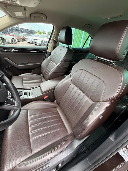 Skoda Superb 8 of 16