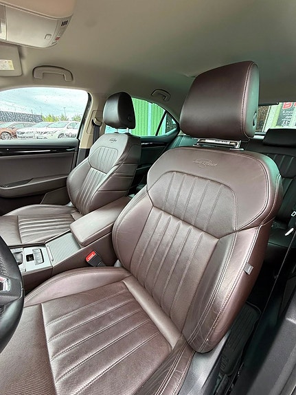 Skoda Superb 15 of 16