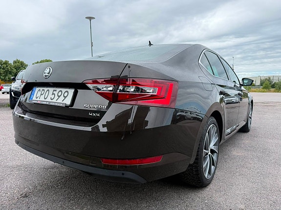Skoda Superb 4 of 5