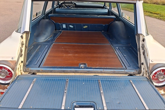 Ford V8 10 of 15