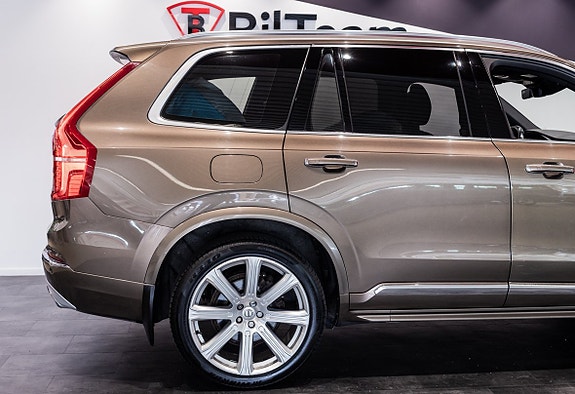 Volvo XC90 10 of 20