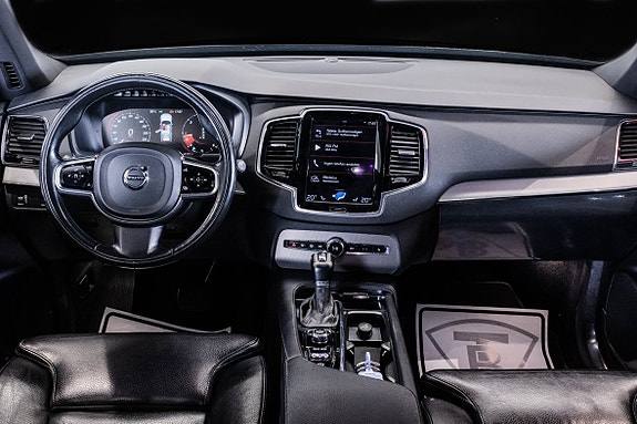 Volvo XC90 15 of 20