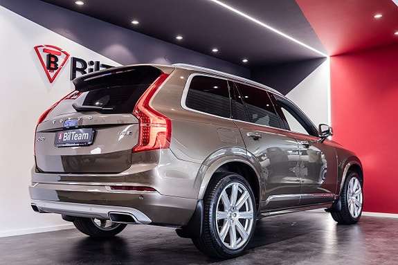 Volvo XC90 8 of 20