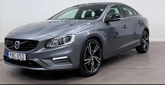 Volvo S60 3 of 5