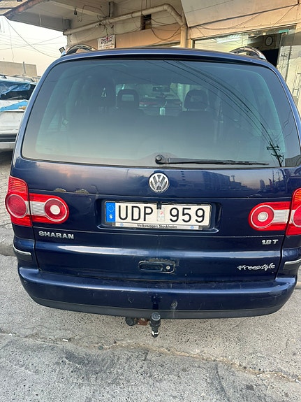 Volkswagen Sharan 2 of 4