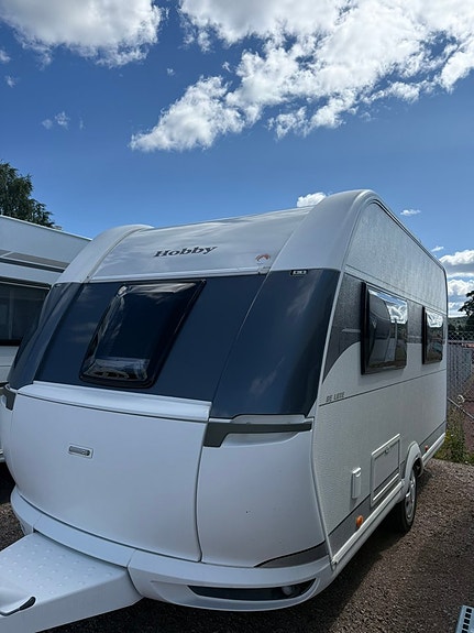 Hobby DE Luxe 400 SFE 2 of 15