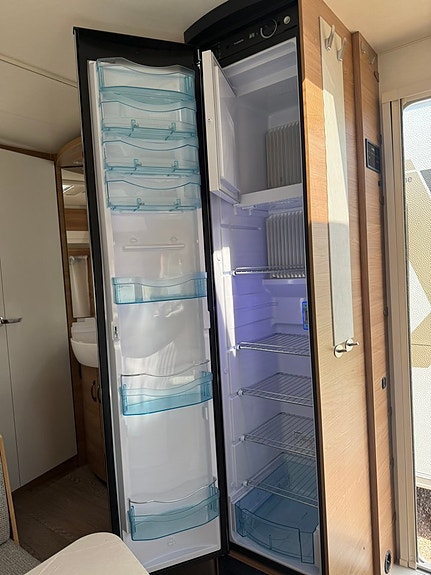 Hobby DE Luxe 400 SFE 8 of 15