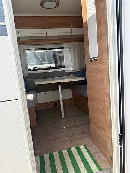Hobby DE Luxe 400 SFE 3 of 15