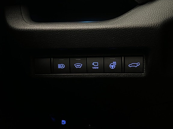 Toyota RAV4 Plug-in Hybrid 29 of 30