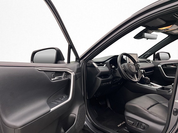 Toyota RAV4 Plug-in Hybrid 10 of 30