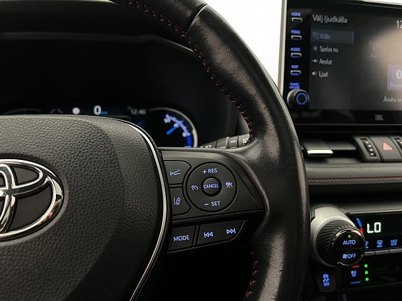 Toyota RAV4 Plug-in Hybrid 20 of 30