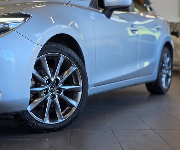 Mazda 3 5 of 5