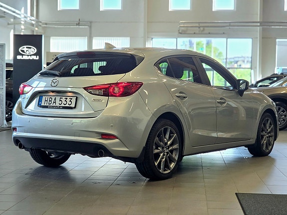Mazda 3 3 of 5
