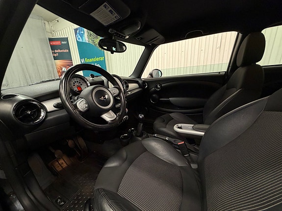 MINI Clubman Cooper D 9 of 18