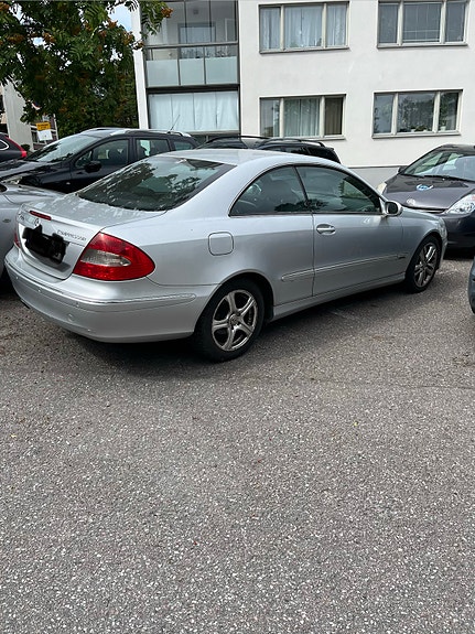 Mercedes-Benz CLK200 2 of 5
