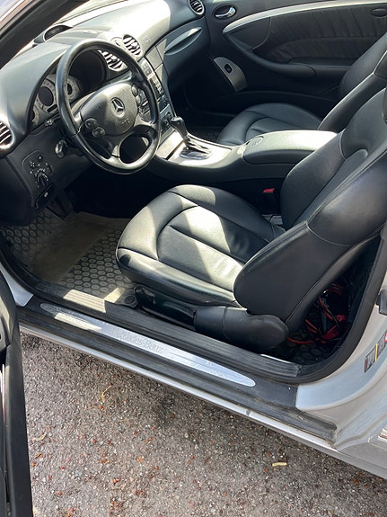 Mercedes-Benz CLK200 9 of 10