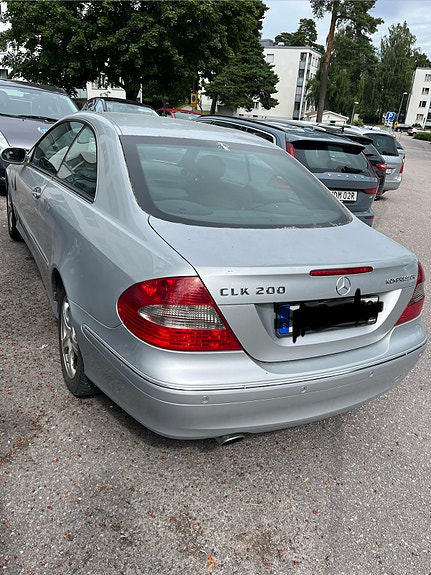 Mercedes-Benz CLK200 3 of 5