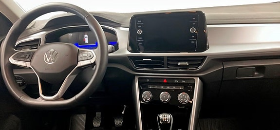 Volkswagen T-Roc 3 of 5