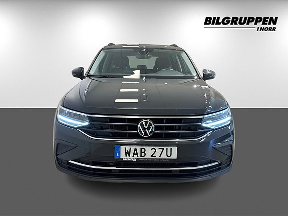 Volkswagen Tiguan 3 of 5