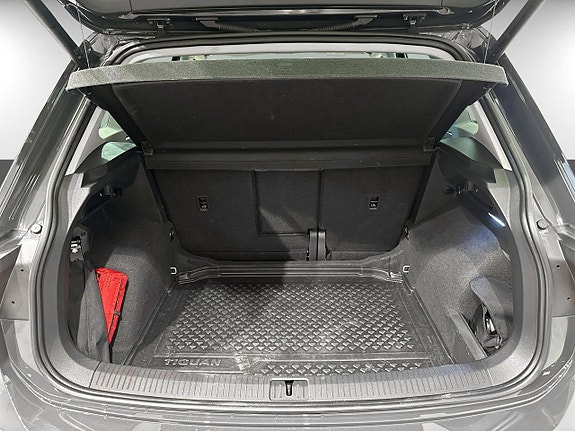 Volkswagen Tiguan 14 of 17