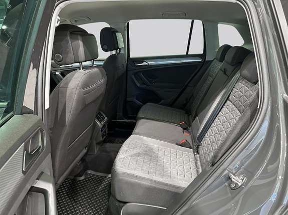 Volkswagen Tiguan 9 of 17