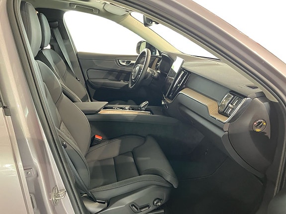 Volvo XC60 4 of 5