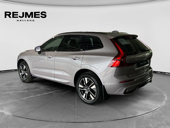 Volvo XC60 2 of 5