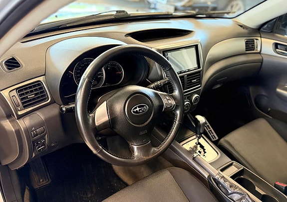 Subaru Impreza 8 of 12