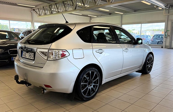 Subaru Impreza 6 of 12