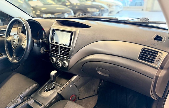Subaru Impreza 10 of 12