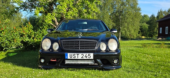 Mercedes-Benz CLK230 3 of 8