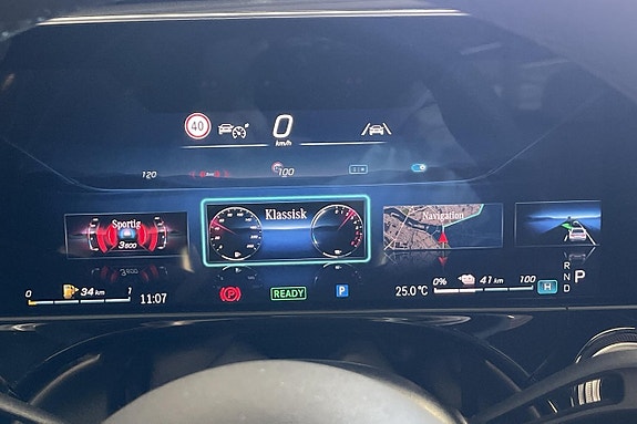 Mercedes-Benz E400 e 22 of 25