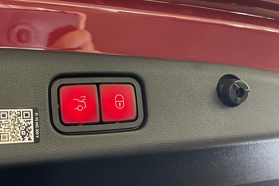 Mercedes-Benz E400 e 18 of 25