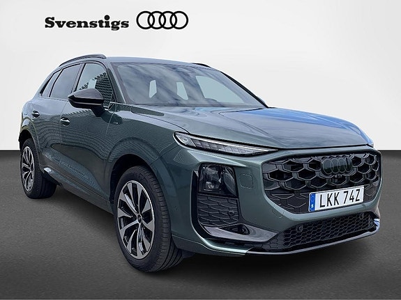 Audi Q3 2 of 5