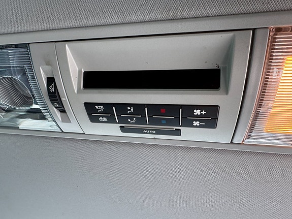 Volkswagen Multivan 22 of 27