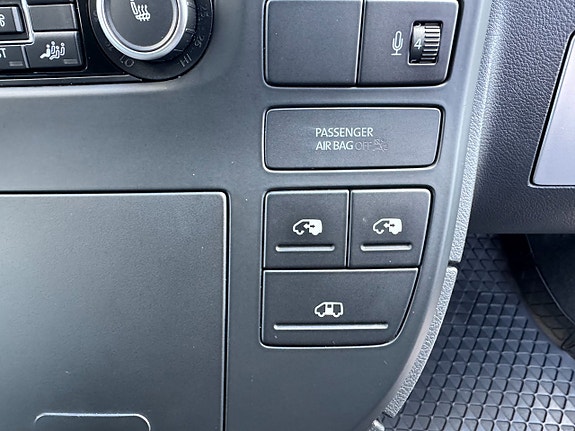 Volkswagen Multivan 20 of 27